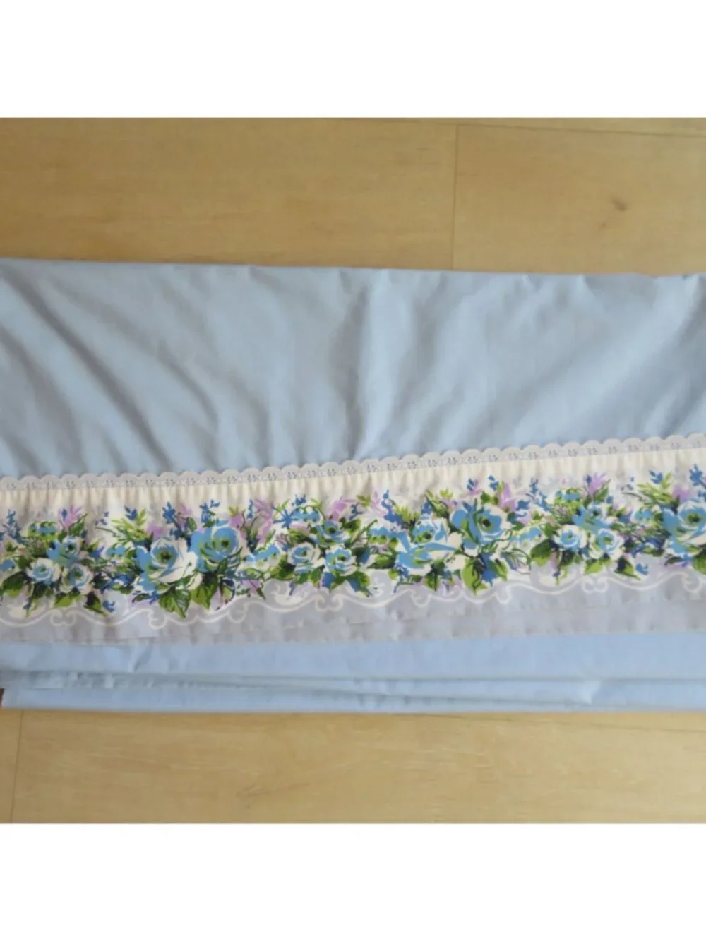 Vintage Cannon Blue Floral Lace Border King Flat Sheet Percale Cottagecore USA